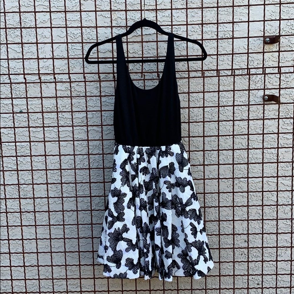 Alice + Olivia Full Skirt Dress